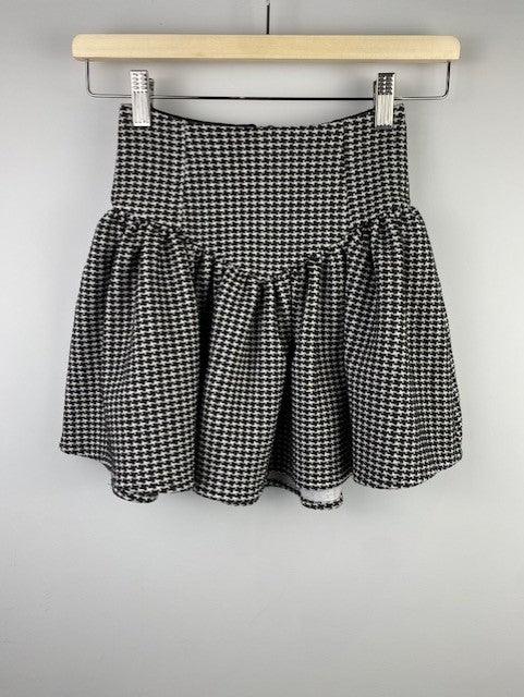 IS Houndstooth Ruffle - IF SO 